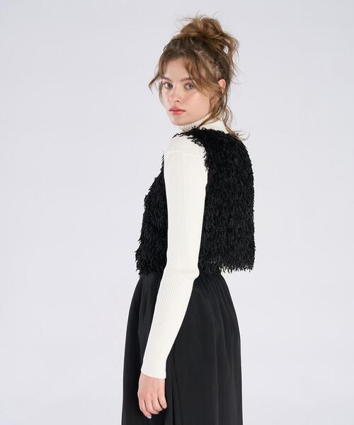 To b. by agnes b.（トゥービーバイアニエスベー）の「ファンシー ヤーン ベスト（ベスト・レディース・ブラック・40/36/38）」の5枚目の写真