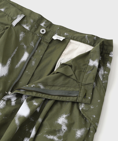 JOURNAL STANDARD（ジャーナルスタンダード）の「Gurank / グランク SMU camouflage cargo Pants（カーゴパンツ・メンズ・カーキ・MEDIUM/LARGE）」の6枚目の写真