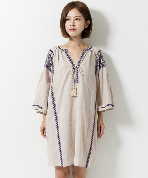 navasana(ナバアサナ)の「navasanaキャンブリックマルチ刺繍ミニワンピース/712-NAM-ais-N161-OP028(ワンピース・レディース・ブラック/ライトグレー・FREE)」の5枚目の写真