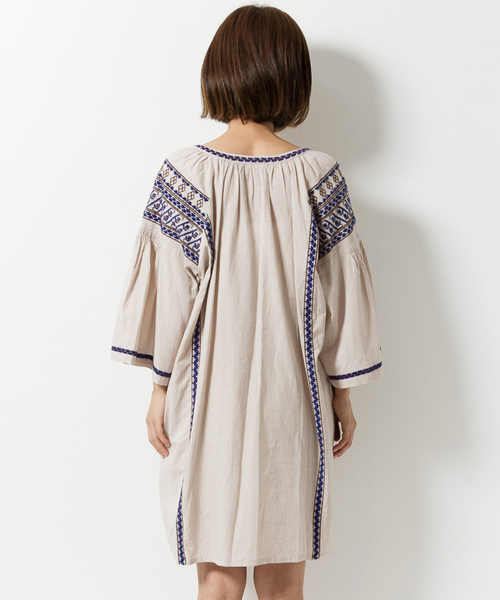 navasana(ナバアサナ)の「navasanaキャンブリックマルチ刺繍ミニワンピース/712-NAM-ais-N161-OP028(ワンピース・レディース・ブラック/ライトグレー・FREE)」の10枚目の写真