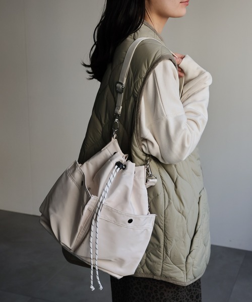 ap retro(アプレトロ)の「ドロストユーティリティバッグ / ショルダーバッグ(ショルダーバッグ・レディース・ブラック/カーキ/アイボリー・FREE)」の21枚目の写真