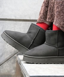 HUG.U（ハグユー）の「『 ショート丈 』あったか ムートン風ブーツ（ブーツ）」