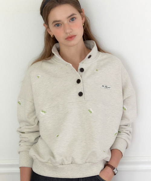 OURHOPE(アワーホープ)の「マーガレット刺繍ボタンダウンスウェットシャツ - オートミール(スウェット・レディース・オートミール・1(S))」の3枚目の写真