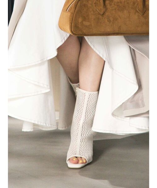 MERCURYDUO(マーキュリーデュオ)の「ラメメッシュブーツ(ブーツ・レディース・オフホワイト/ライトグレー・38/36)」の1枚目の写真