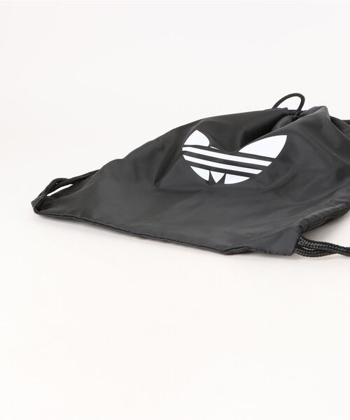 adidas(アディダス)の「adidas アディダス U ADICOLOR GYMSACK バッグ JX0229 BLACK/WHITE(ボディバッグ/ウエストポーチ・メンズ・ブラック・FREE)」の3枚目の写真