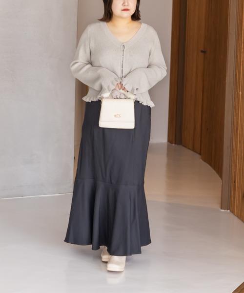 CLETTE（クレット）の「CLETTEオリジナルビジューボタンフリル使いニットカーディガン（カーディガン/ボレロ・レディース・グレー/ブラック/ミント/イエロー・4L/3L/LL）」の8枚目の写真