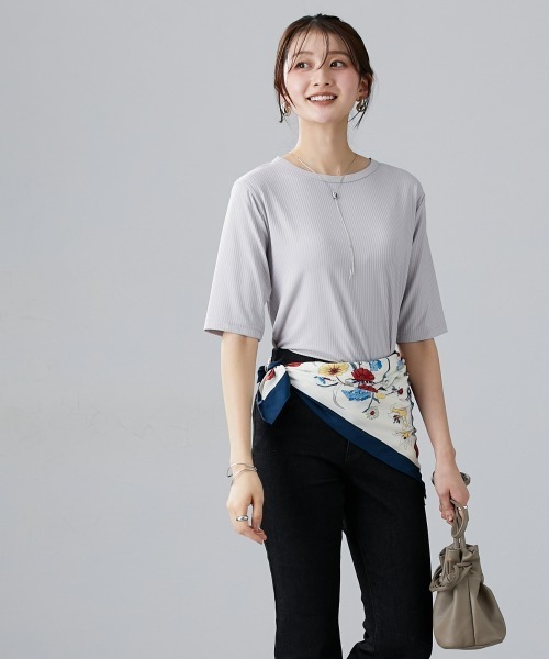 slattgir（スラットジール）の「高身長　細リブクルーネック5分袖カットソートップス（トールサイズ）（Tシャツ/カットソー・レディース・ブラック/オフホワイト/ライトグレー/ブラウン・TM/TL/TLL/T3L/T5L/T4L）」の8枚目の写真
