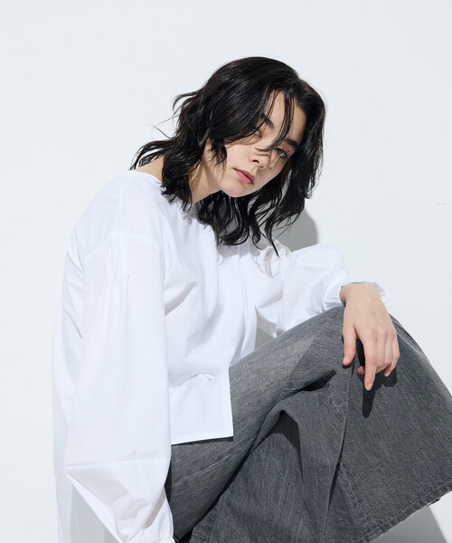 Gabardine K.T(ギャバジンケーティー)の「〔 +サイズ 〕 80ポンチ 袖パフカットソー(Tシャツ/カットソー・レディース・ホワイト/チャコール・13号/17号)」の3枚目の写真