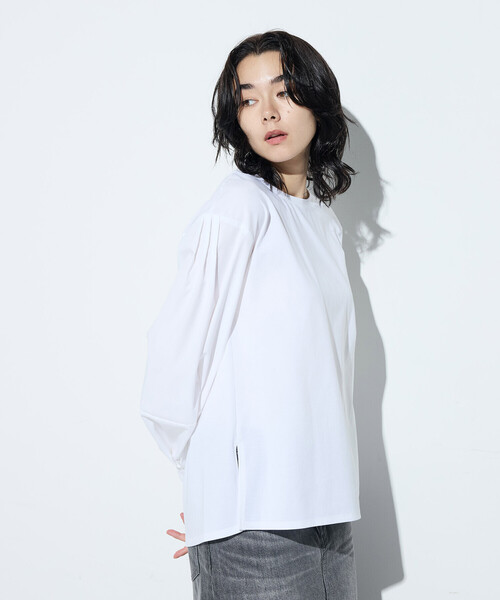 Gabardine K.T(ギャバジンケーティー)の「〔 +サイズ 〕 80ポンチ 袖パフカットソー(Tシャツ/カットソー・レディース・ホワイト/チャコール・13号/17号)」の4枚目の写真