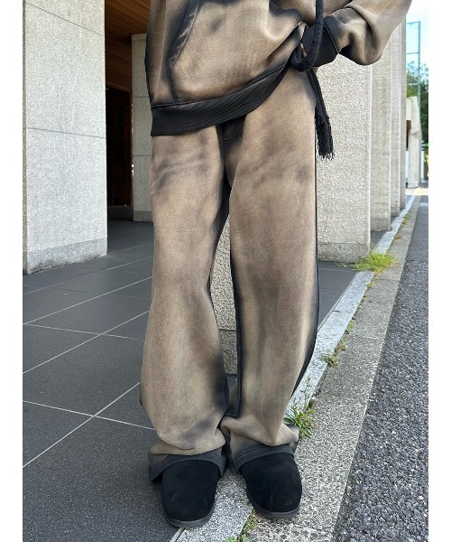 ELCHELE(エルチェレ)の「BLEACH DYE SWEAT PANTS(スウェットパンツ・レディース・グレー/ブラック/ベージュ・36/38)」の1枚目の写真