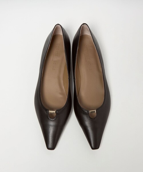 ODETTE E ODILE（オデットエオディール）の「レクタングルメタル フラット20↑（パンプス・レディース・オフホワイト/ブラック/モカ・22cm/22.5cm/23cm/23.5cm/24cm/24.5cm/25cm）」の2枚目の写真