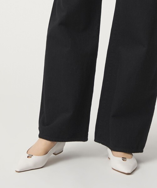 ODETTE E ODILE（オデットエオディール）の「レクタングルメタル フラット20↑（パンプス・レディース・オフホワイト/ブラック/モカ・22cm/22.5cm/23cm/23.5cm/24cm/24.5cm/25cm）」の5枚目の写真