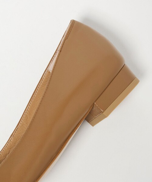 ODETTE E ODILE（オデットエオディール）の「レクタングルメタル フラット20↑（パンプス・レディース・オフホワイト/ブラック/モカ・22cm/22.5cm/23cm/23.5cm/24cm/24.5cm/25cm）」の17枚目の写真