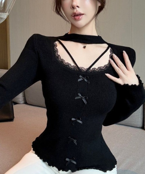 Sibra(シブラ)の「チョーカーネック レースデコルテ フロントリボントップス(Tシャツ/カットソー・レディース・ブラック/アイボリー/グレー/レッド・M)」の2枚目の写真
