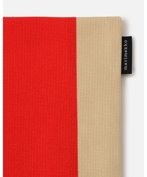 marimekko(マリメッコ)の「Galleria / Cushion Cover 50x50(クッション/クッションカバー・レディース・レッド・FREE)」の2枚目の写真