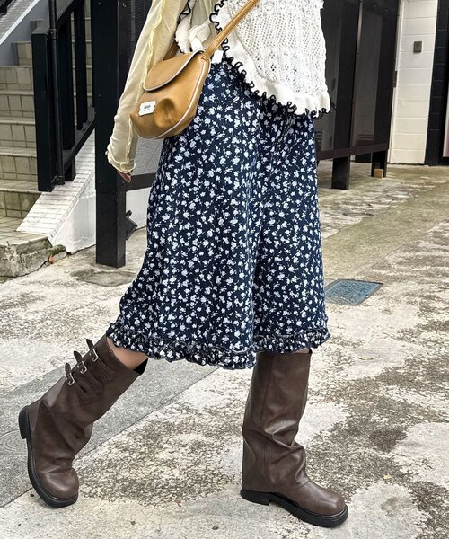 CIAOPANIC(チャオパニック)の「【無地/花柄】裾フリルデニムハーフパンツ(デニムパンツ・レディース・インディゴブルー/ブルー/サックスブルー・ONE SIZE)」の5枚目の写真