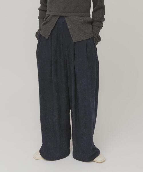 KBF（ケイビーエフ）の「ピーチスキンWIDEパンツ（その他パンツ・レディース・ボルドー/ネイビー/アイボリー・ONE）」の2枚目の写真