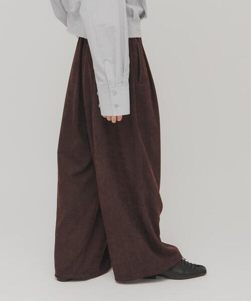 KBF（ケイビーエフ）の「ピーチスキンWIDEパンツ（その他パンツ・レディース・ボルドー/ネイビー/アイボリー・ONE）」の3枚目の写真