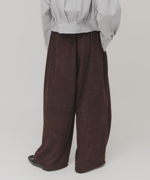 KBF（ケイビーエフ）の「ピーチスキンWIDEパンツ（その他パンツ・レディース・ボルドー/ネイビー/アイボリー・ONE）」の16枚目の写真