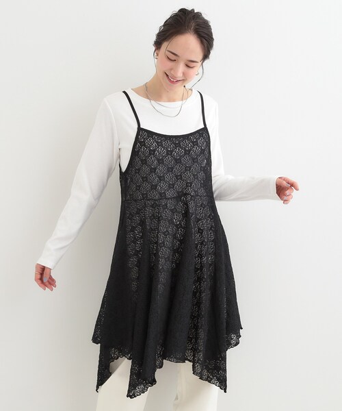 SHOO・LA・RUE（シューラルー）の「【前後2WAYネック】レイヤードスタイルにおすすめ レースキャミチュニック（チュニック・レディース・オフホワイト/ブラック・00）」の10枚目の写真