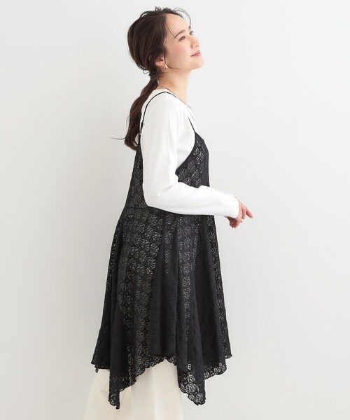 SHOO・LA・RUE（シューラルー）の「【前後2WAYネック】レイヤードスタイルにおすすめ レースキャミチュニック（チュニック・レディース・オフホワイト/ブラック・00）」の11枚目の写真