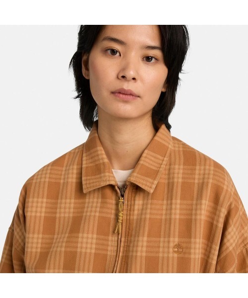 Timberland（ティンバーランド）の「【TOKYO DESIGN COLLECTIVE】ストラザム ボマー プレイド ジャケット ユニセックス（ブルゾン・メンズ・ウィート・XX-LARGE/X-LARGE/SMALL/MEDIUM/LARGE）」の4枚目の写真