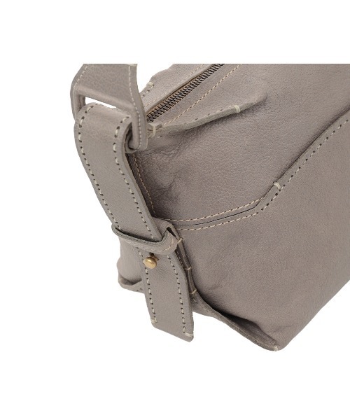 genten（ゲンテン）の「ヴィンテージバッファロー小（ショルダーバッグ・レディース・ブラウン/グレー・FREE）」の10枚目の写真