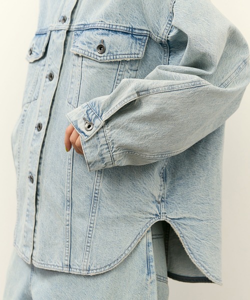 ADAM ET ROPE'(アダムエロペ)の「【サステナブル】シャツライクGジャン(デニムジャケット・レディース・ブルー系その他4/サックスブルー・36/38)」の12枚目の写真