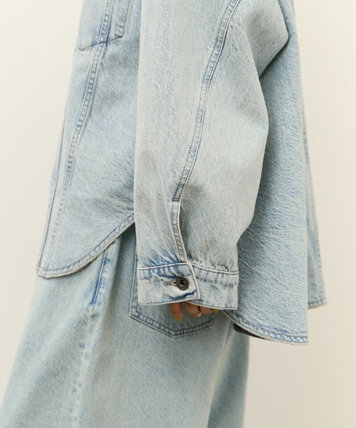 ADAM ET ROPE'(アダムエロペ)の「【サステナブル】シャツライクGジャン(デニムジャケット・レディース・ブルー系その他4/サックスブルー・36/38)」の17枚目の写真