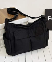 マルチポケットショルダーバッグ