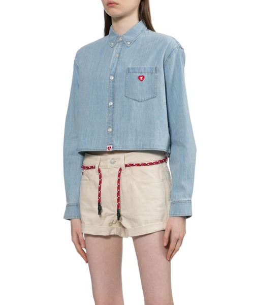 A BATHING APE（アベイシングエイプ）の「EMBRO BADGE CHAMBRAY CROPPED SHIRT（シャツ/ブラウス・レディース・ライトインディゴブルー・SMALL/X-SMALL）」の3枚目の写真