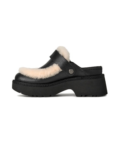UGG(アグ)の「UGG【アグ】- レザー サンダル ウィメンズ 【W ESMEE LEATHERCLOG 1171507-BLK】(サンダル・レディース・ブラック・24.0cm/23.0cm/25.0cm)」の2枚目の写真