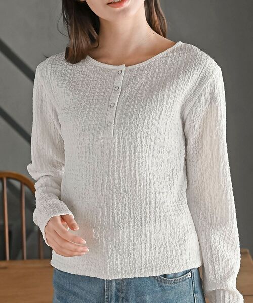 rps（アールピーエス）の「ヘンリーネックアソートカットソー（Tシャツ/カットソー・レディース・ホワイト系その他2/オフホワイト/ホワイト系その他3/ブラック・フリー）」の2枚目の写真