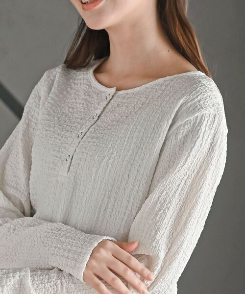 rps（アールピーエス）の「ヘンリーネックアソートカットソー（Tシャツ/カットソー・レディース・ホワイト系その他2/オフホワイト/ホワイト系その他3/ブラック・フリー）」の17枚目の写真