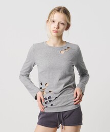 ATTISESSION（アティセッション）の「＜ATTISESSION＞フラワーモチーフ ホール ロングスリーブ Tシャツ（Tシャツ/カットソー）」