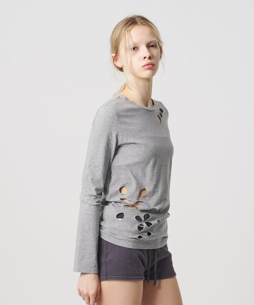 ATTISESSION(アティセッション)の「<ATTISESSION>フラワーモチーフ ホール ロングスリーブ Tシャツ(Tシャツ/カットソー・レディース・レッド/グレー系・FREE)」の18枚目の写真