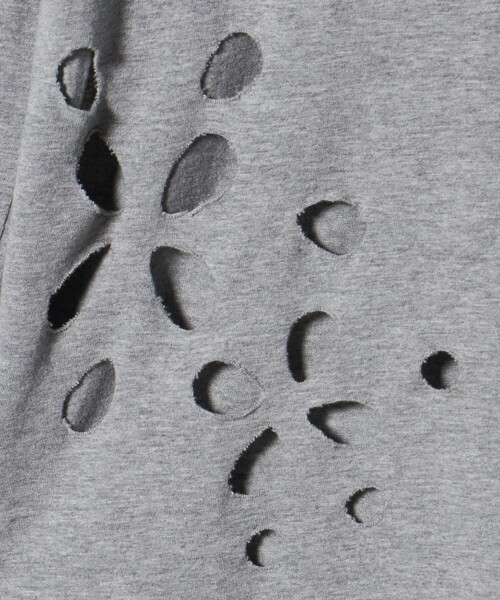 ATTISESSION(アティセッション)の「<ATTISESSION>フラワーモチーフ ホール ロングスリーブ Tシャツ(Tシャツ/カットソー・レディース・レッド/グレー系・FREE)」の9枚目の写真