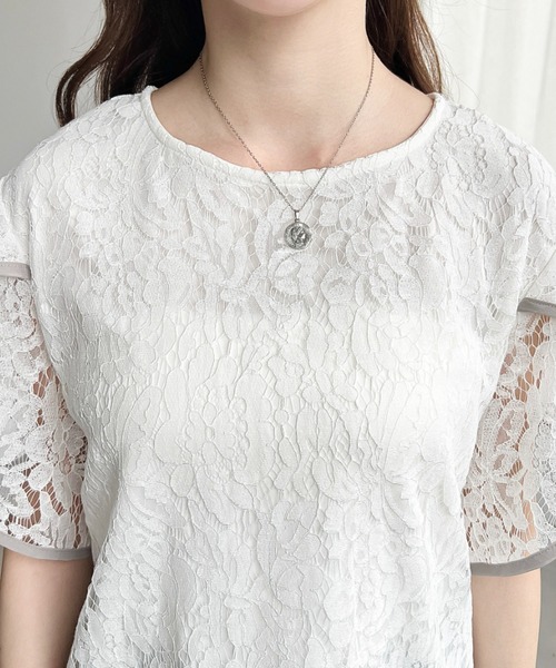 moment+(モーメントプラス)の「コード刺繍レース配色フリルトップス(シャツ/ブラウス・レディース・オフホワイト/サックスブルー/ブラック・M)」の9枚目の写真