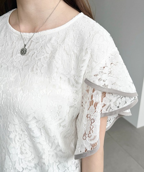 moment+(モーメントプラス)の「コード刺繍レース配色フリルトップス(シャツ/ブラウス・レディース・オフホワイト/サックスブルー/ブラック・M)」の10枚目の写真