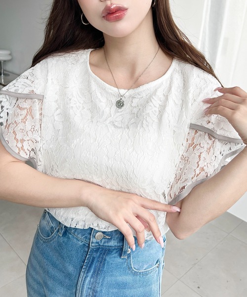 moment+(モーメントプラス)の「コード刺繍レース配色フリルトップス(シャツ/ブラウス・レディース・オフホワイト/サックスブルー/ブラック・M)」の4枚目の写真