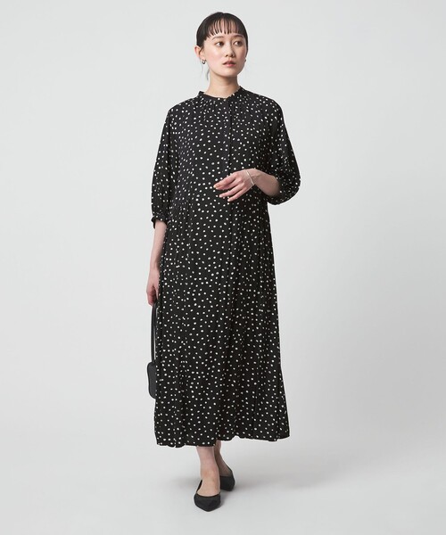 green label relaxing（グリーンレーベルリラクシング）の「サテン ギャザー ショートスリーブ ワンピース 2（ドレス・レディース・イエロー/その他1/ネイビー・FREE）」の9枚目の写真