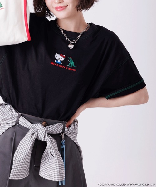 DOUBLE NAME（ダブルネーム）の「【m:rex】ハローキティコラボ BIG TEE（Tシャツ/カットソー・レディース・オフホワイト/ブラック・FREE）」の2枚目の写真