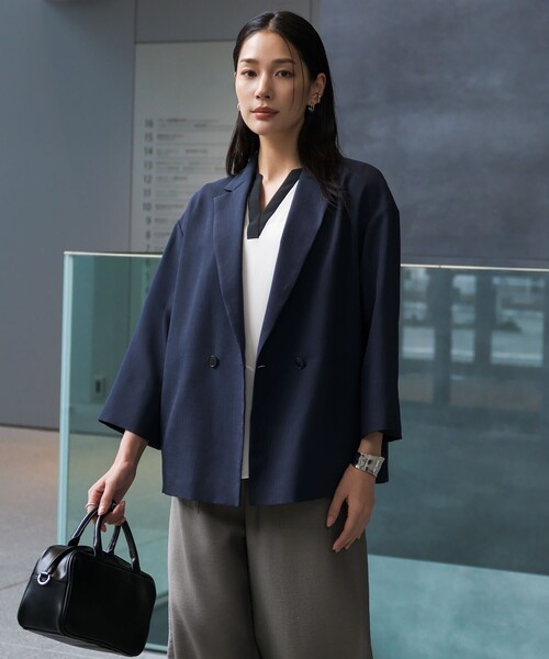ICB(アイシービー)の「BackSatinAmunzen 5分袖Vネック配色ブラウス(シャツ/ブラウス・レディース・ブラック系8/ブラック系/アイボリー系・X-SMALL/SMALL/MEDIUM)」の21枚目の写真