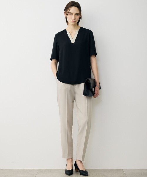 ICB(アイシービー)の「BackSatinAmunzen 5分袖Vネック配色ブラウス(シャツ/ブラウス・レディース・ブラック系8/ブラック系/アイボリー系・X-SMALL/SMALL/MEDIUM)」の10枚目の写真