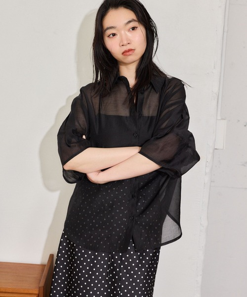 mysty woman（ミスティウーマン）の「コクーンシアーシャツSS　666023（シャツ/ブラウス・レディース・モカ/ブルー系その他/アイボリー/ブラック・FREE）」の2枚目の写真