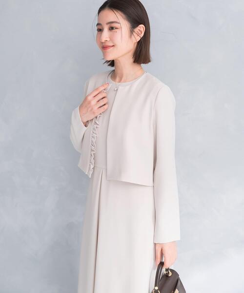 URBAN RESEARCH ROSSO WOMEN(アーバンリサーチ ロッソ)の「kaene シフォンフリルジャケット(スーツジャケット・レディース・ベージュ/ネイビー・MEDIUM)」の4枚目の写真