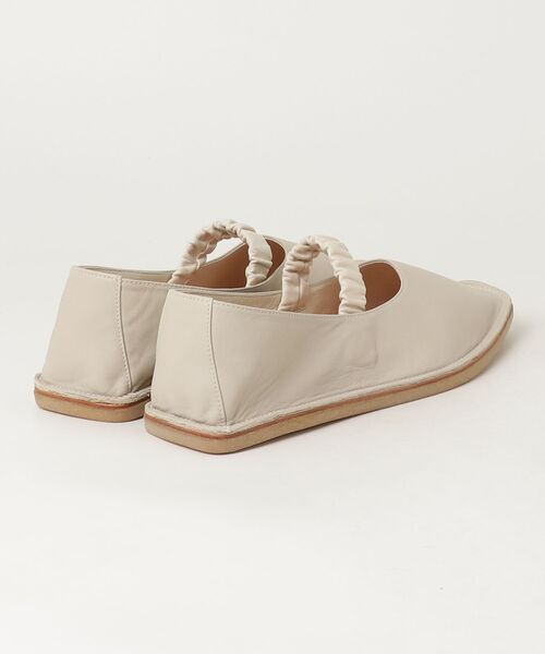Hender Scheme（エンダースキーマ）の「【SE1】【HENDER SCHEME/エンダースキーマ】 ro-s-uwa spear shoes（スリッポン・メンズ・アイボリー・5）」の2枚目の写真