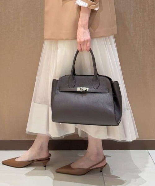 allureville(アルアバイル)の「◇フロント尾錠トートバッグ(ショルダーバッグ・レディース・ダークブラウン/ブラック・FREE)」の1枚目の写真