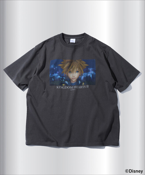 FREAK'S STORE(フリークスストア)の「FREAK’S STORE/フリークスストア KINGDOM HEARTS II / SORA/GRAPHIC TEE/キングダム ハーツ II / ソラ/グラフィックTシャツ(Tシャツ/カットソー・メンズ・ホワイト/ブラック・MEDIUM/LARGE/X-LARGE)」の2枚目の写真