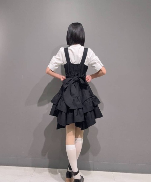 F i.n.t（フィント）の「ボリュームフリルヘムミニジャンパースカート/fint フィント（ジャンパースカート・レディース・ブラック/グレー・FREE）」の4枚目の写真